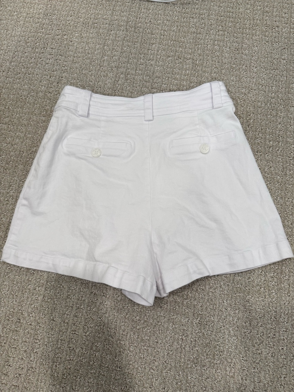Sugarlips White High-Waist Pleated Shorts - Picture 2 of 3